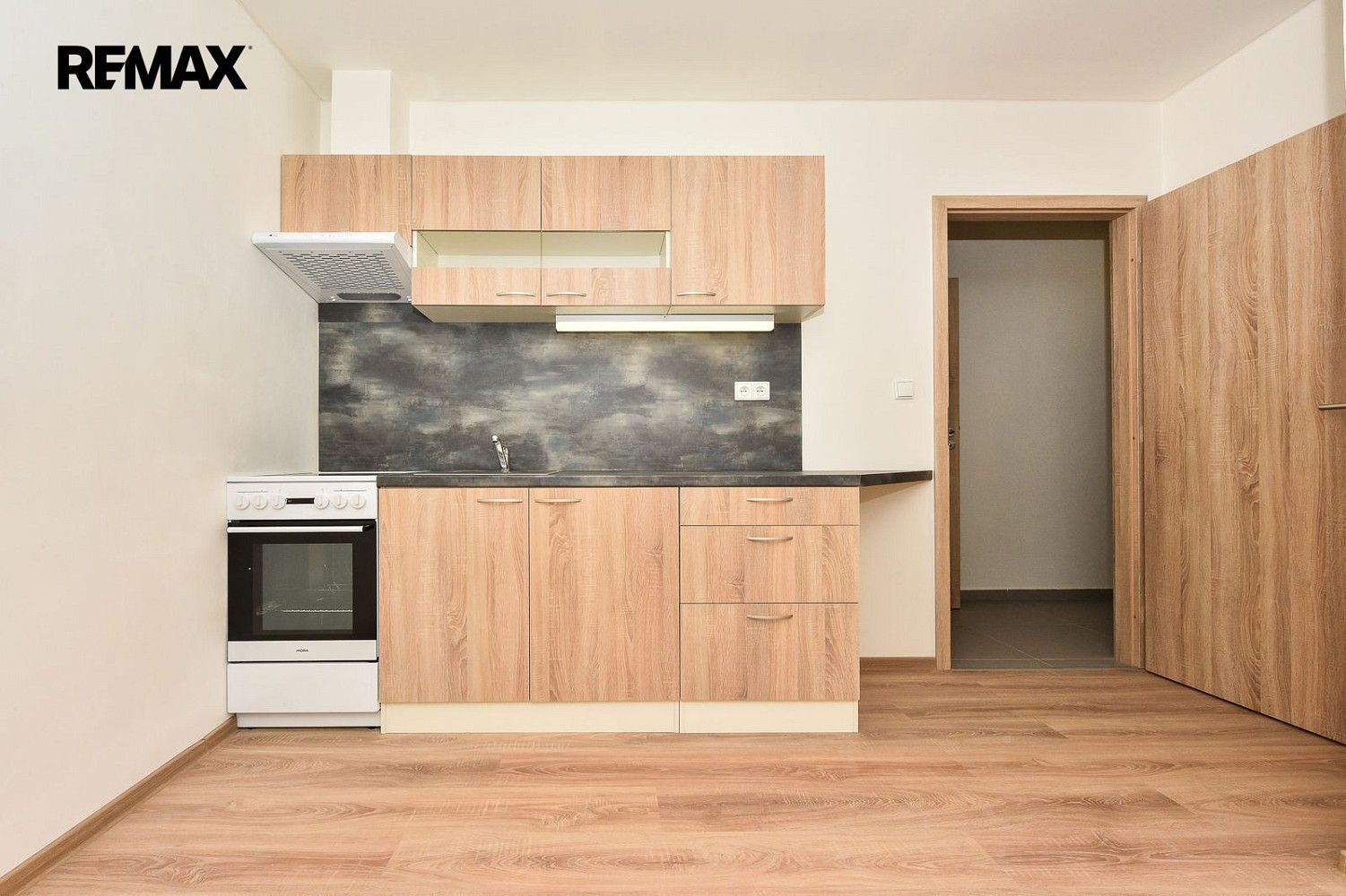 2+kk, Plzeň - Jižní Předměstí, okres Plzeň-město, Plzeňský kraj, 37 m² - 1