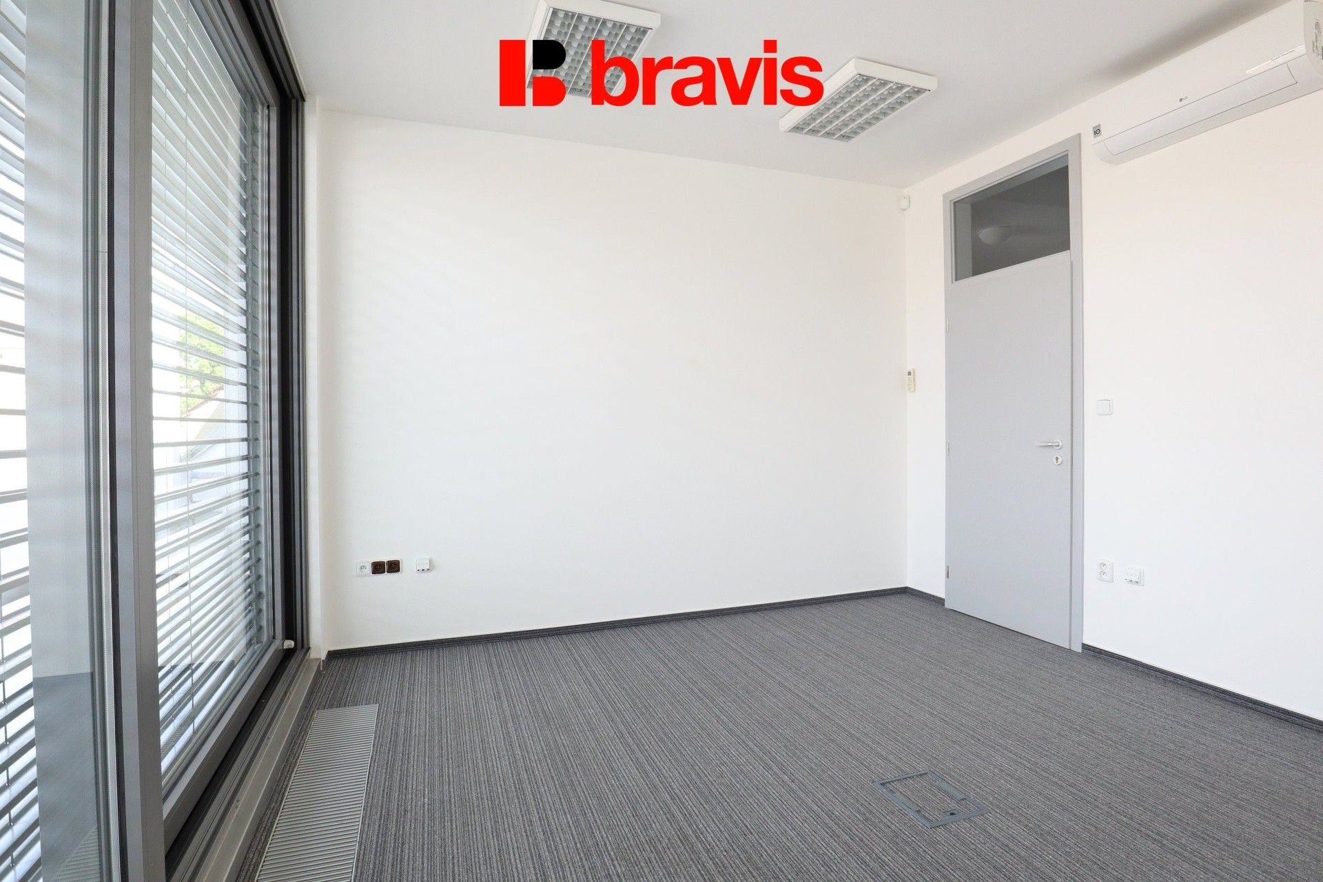 Kanceláře, Palackého náměstí 67, Slavkov u Brna, 15 m² - 2