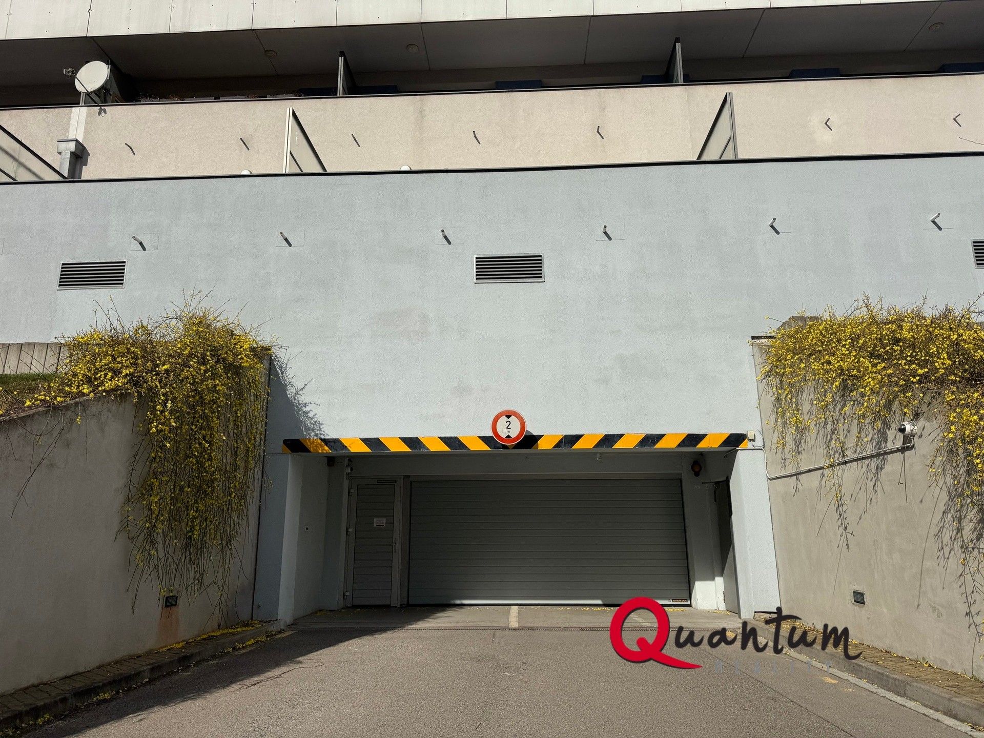 Pronájem garáž - Irská 796, Praha, 13 m²