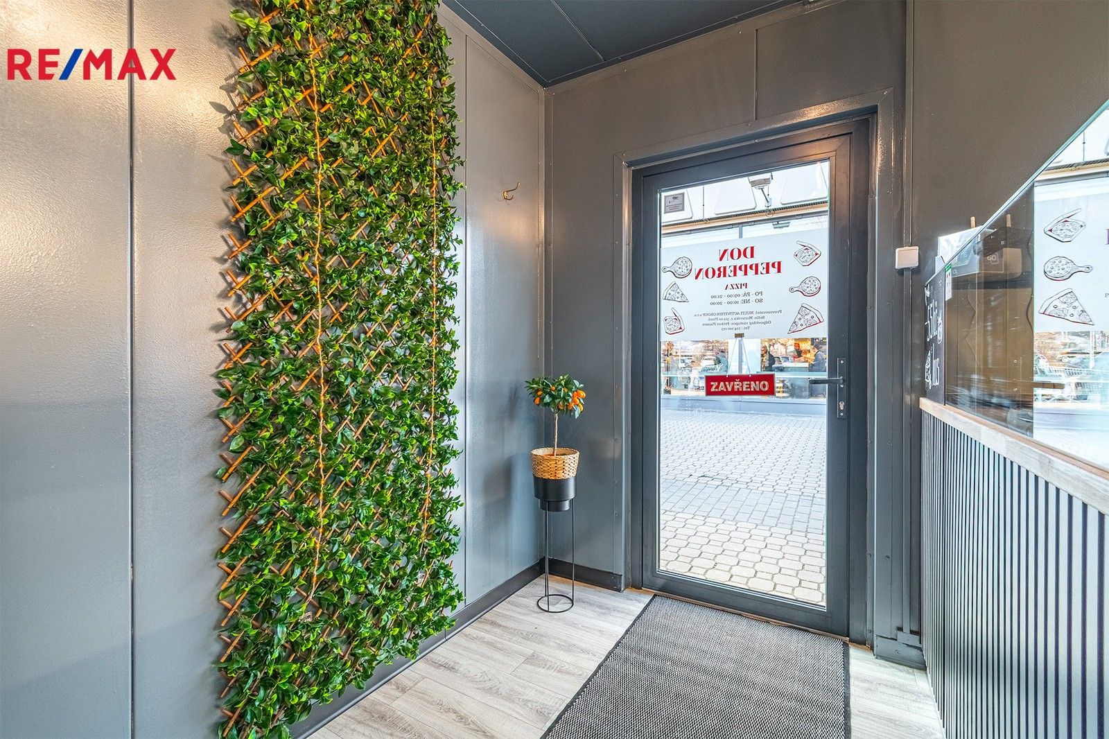 Prodej komerční - Plzeň, 27 m²