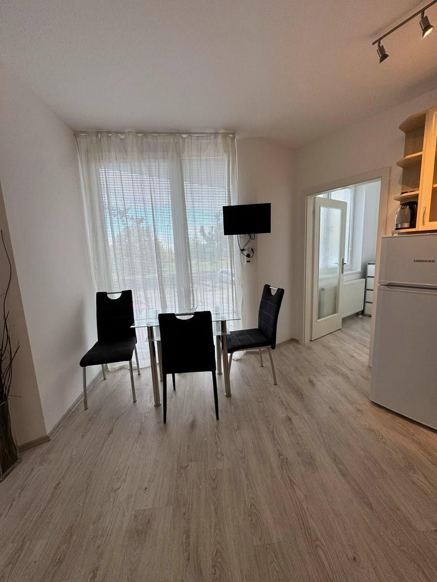 2+kk, Altajská, Praha, 65 m² - 1