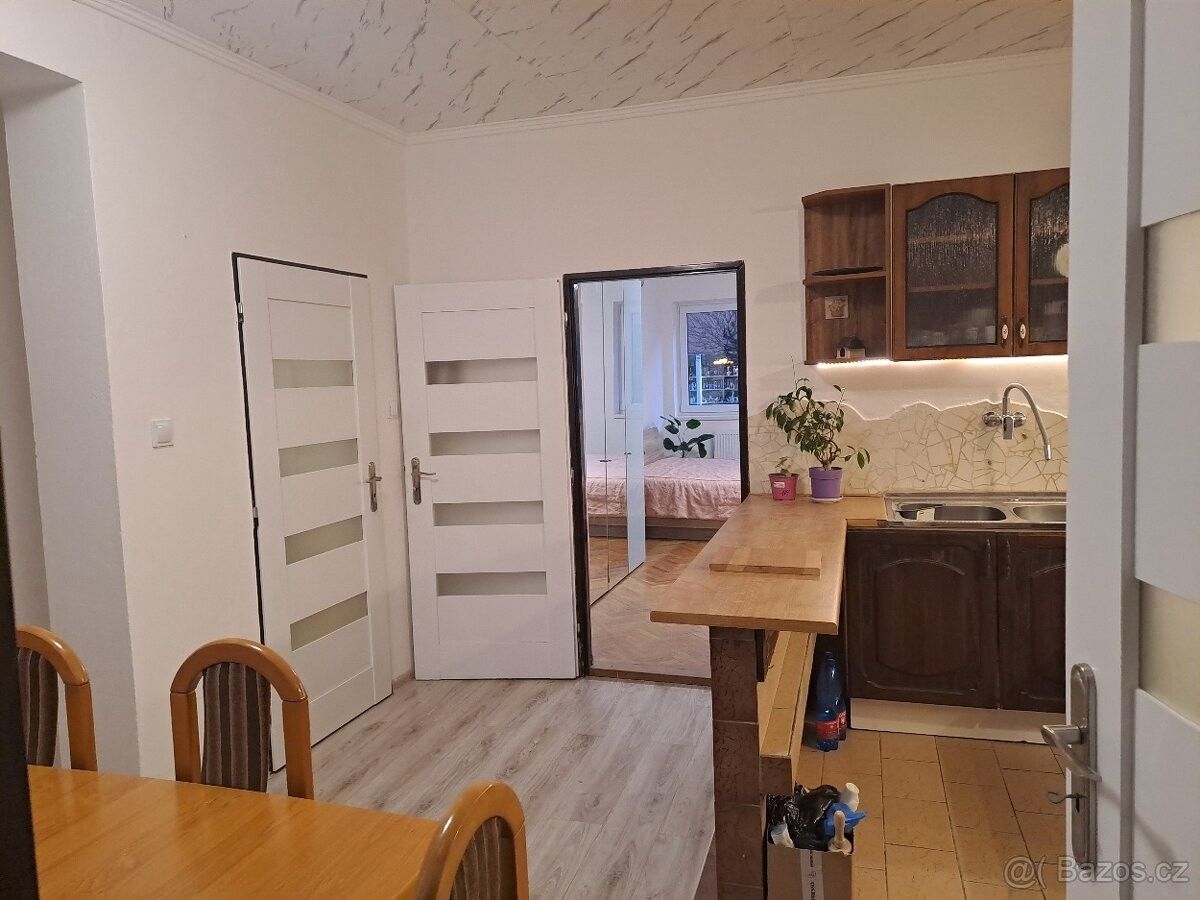 Pronájem rodinný dům - Lišov u Českých Budějovic, 373 72