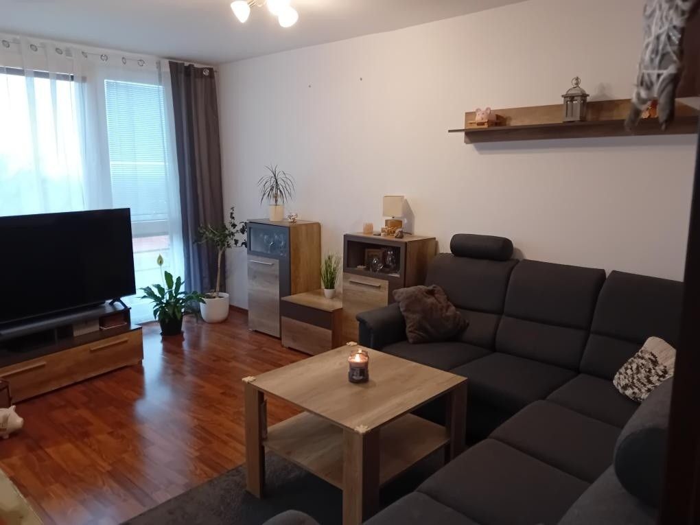 Byty, Nebužely, 277 34