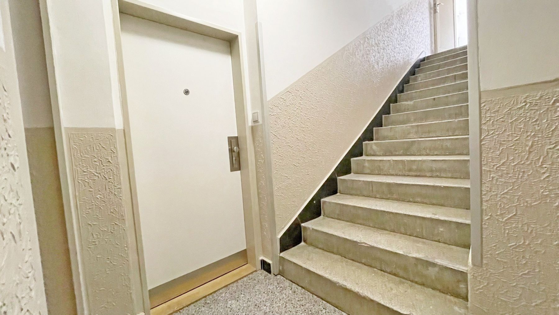 2+kk, Sokolovská, Praha - Karlín, 42 m² - 2
