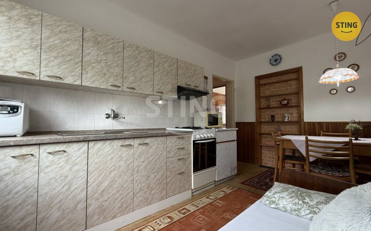 2+1, 1. máje, Břidličná, 53 m²