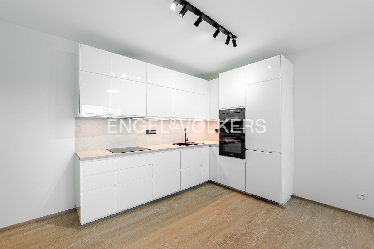 Pronájem byt 2+kk - Mezi vodami 2417, Praha Modřany, 56 m² - 2