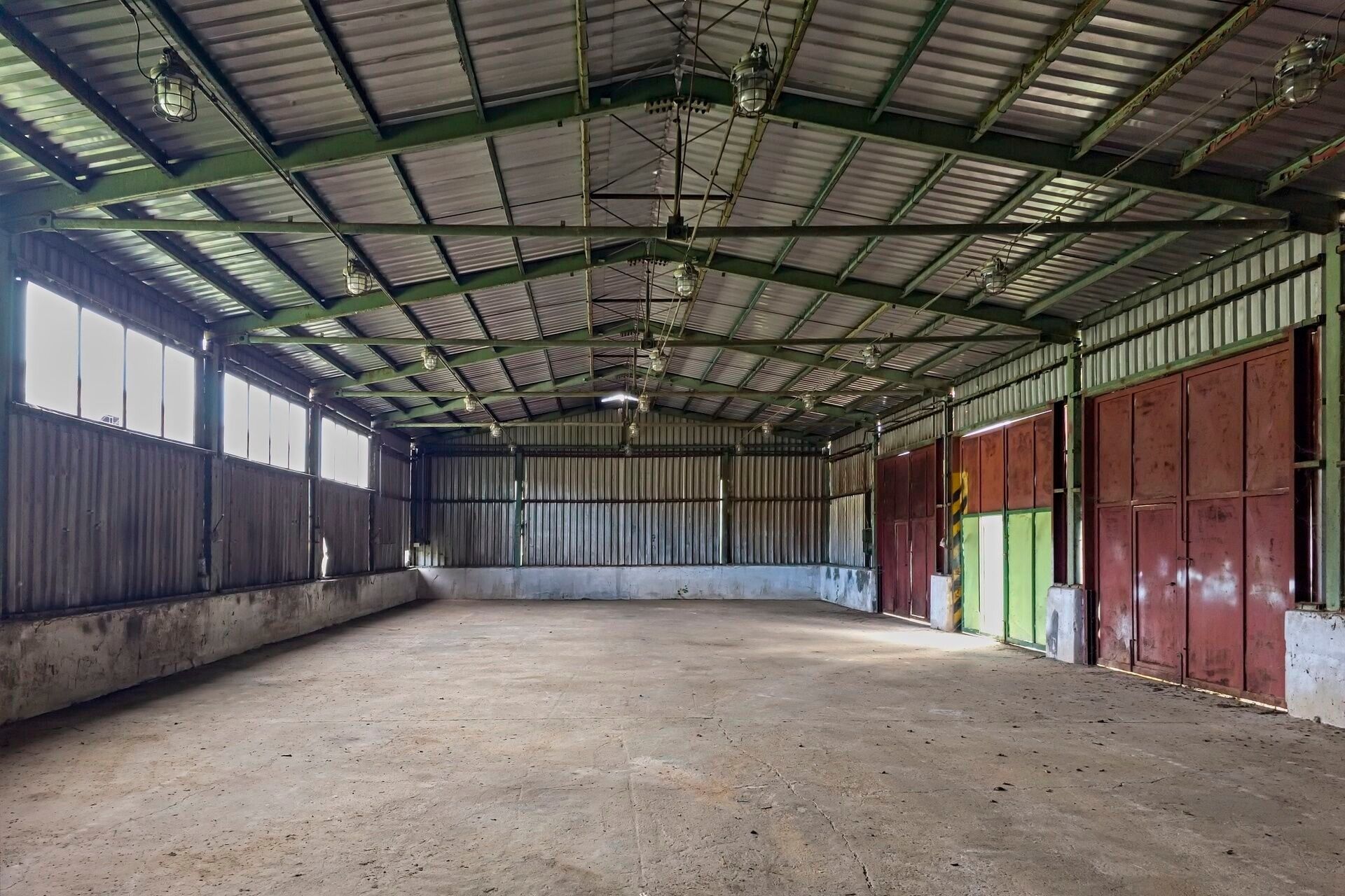 Sklady, Lično, 305 m² - 2