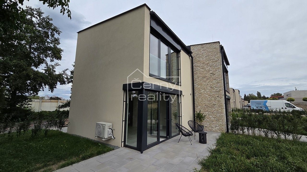 Rodinné domy, Východní, Pardubice - Pardubičky, 55 m² - 1
