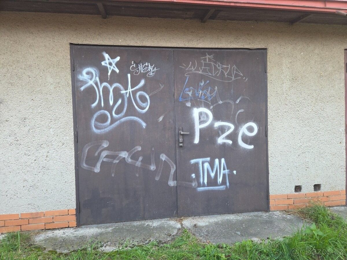 Garáže, Valašské Meziříčí, 757 01, 22 m²