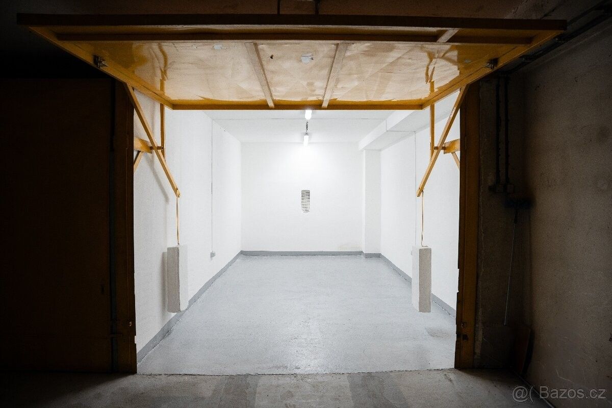 Prodej garáž - Praha, 161 00
