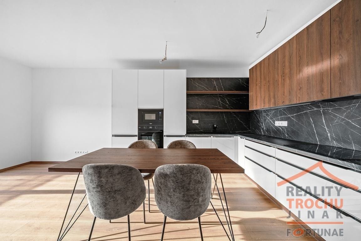 Prodej byt 2+kk - Antonína Petrofa, Hradec Králové, 56 m²