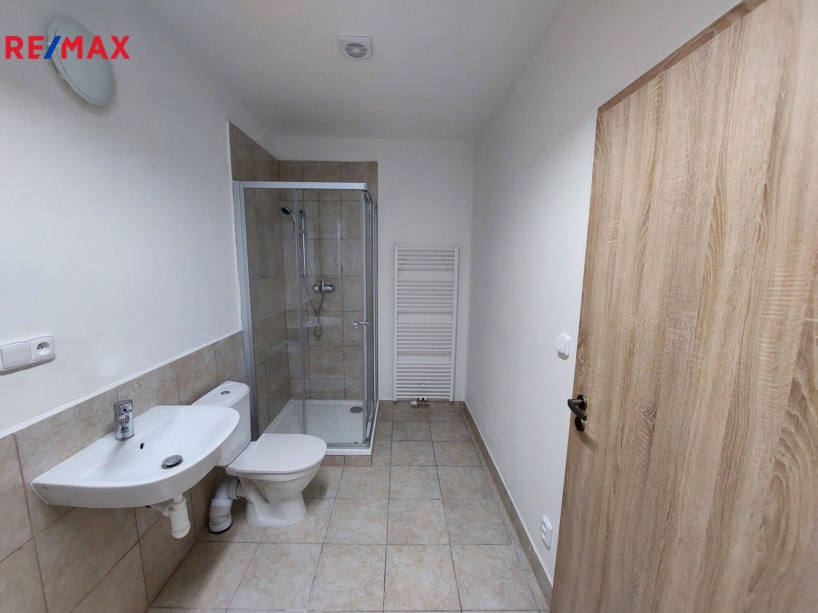 Pronájem obchodní prostory - Lidická, Slavkov u Brna, 200 m²