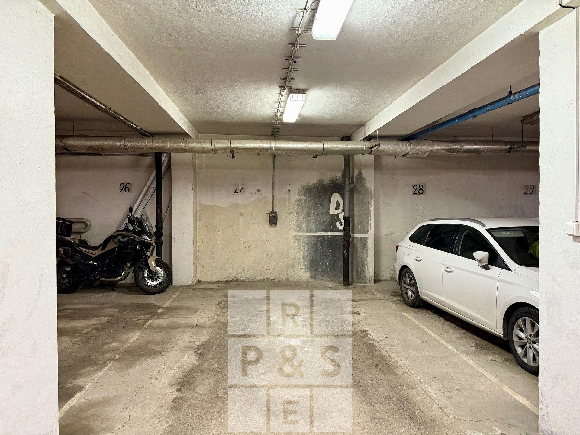 Prodej garáž - Zvonková, Praha, 22 m²