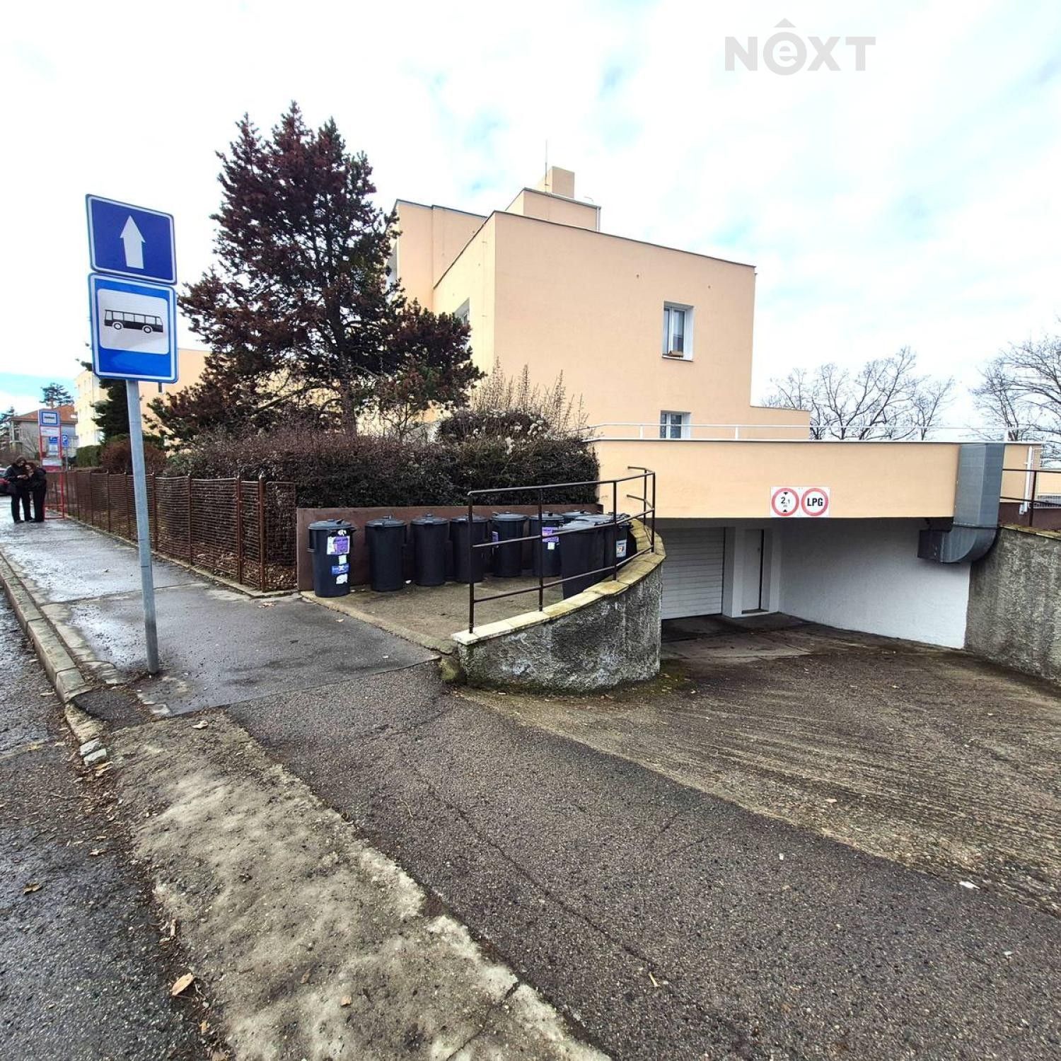 Ostatní, Lumiérů 498, Praha, 16 m²