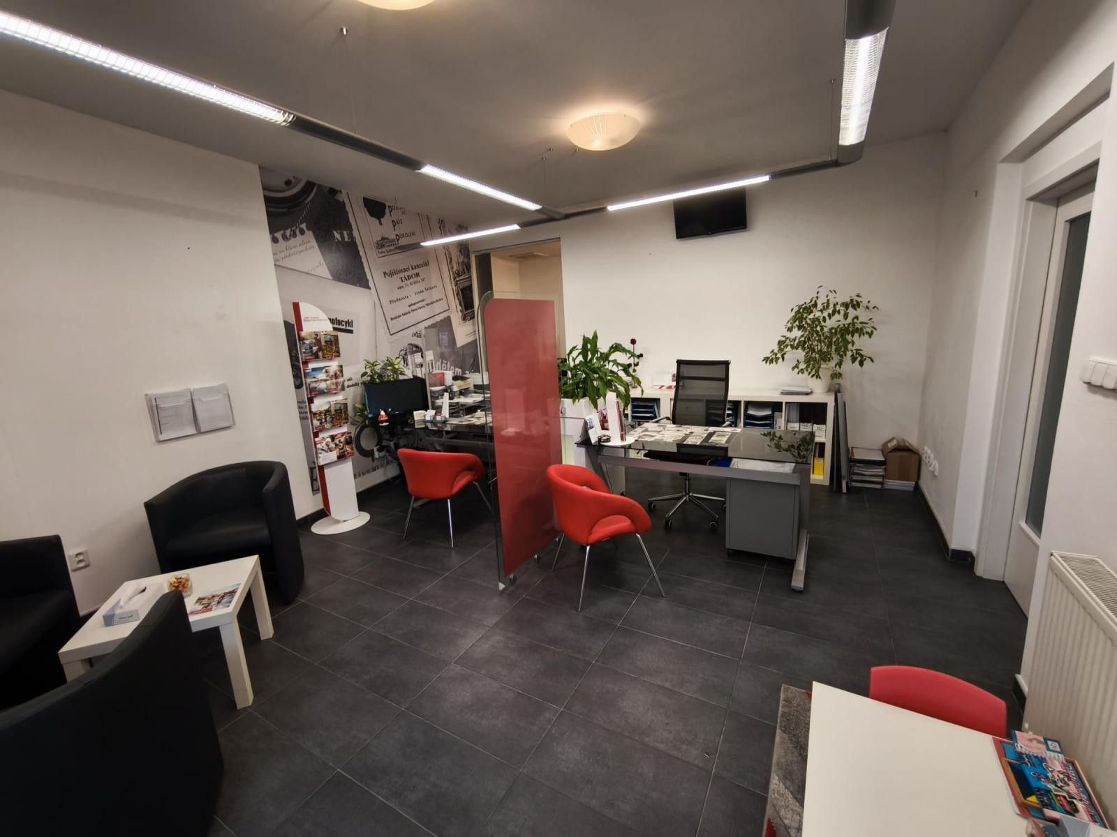 Pronájem obchodní prostory - nám. F. Křižíka, Tábor, 53 m²