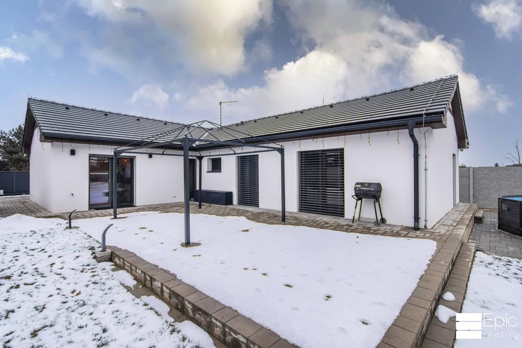 Rodinné domy, Na ladech, Tišice, 135 m²