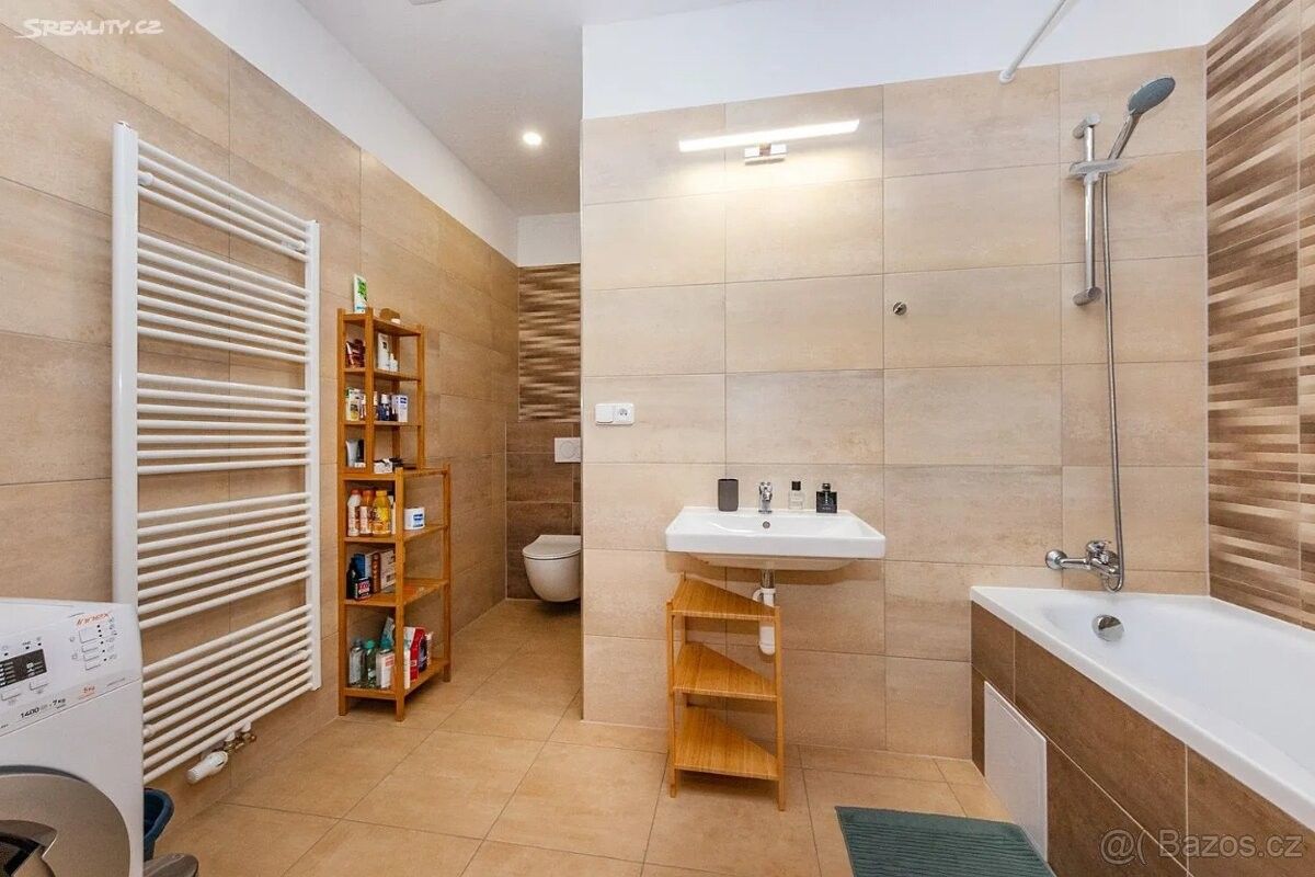 Pronájem byt - Praha, 180 00