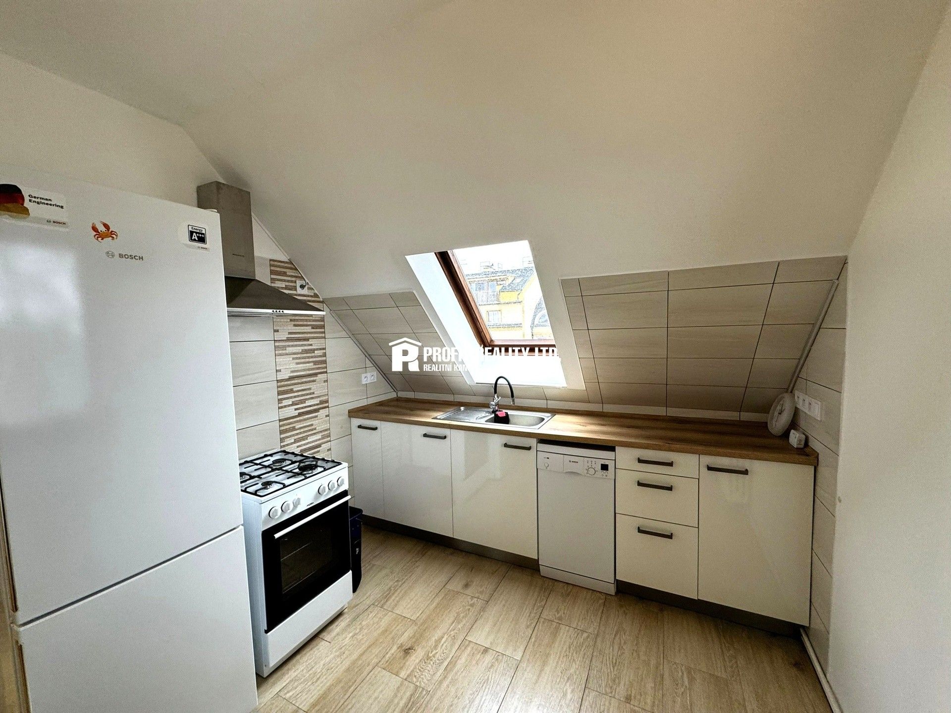 2+kk, Čistovická, Praha, 60 m²