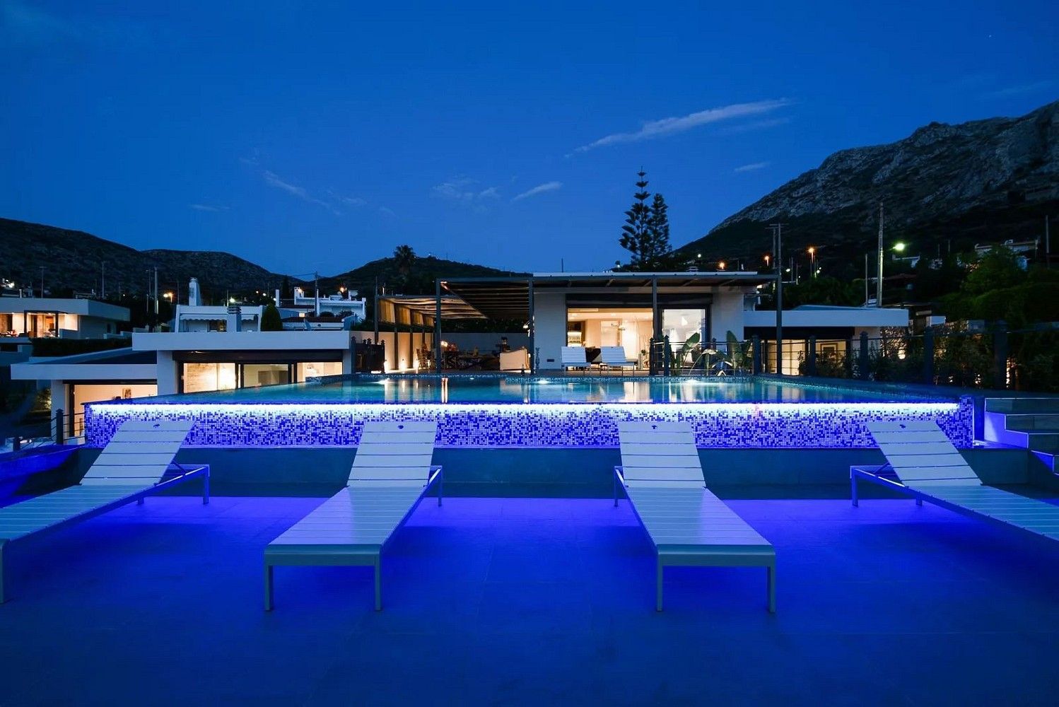 Vily, Palia Fokia, Attiki - Athens, Řecko, 600 m² - 2