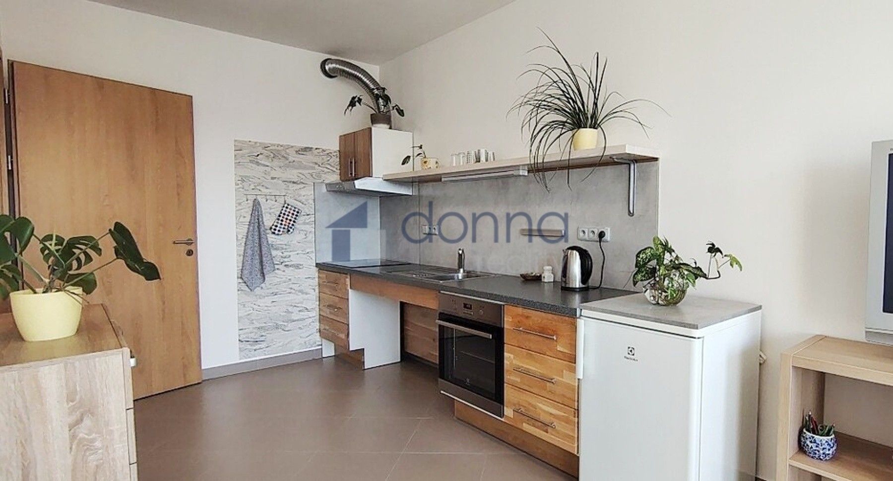 Pronájem byt 2+kk - Hlučkova, Praha, 46 m²