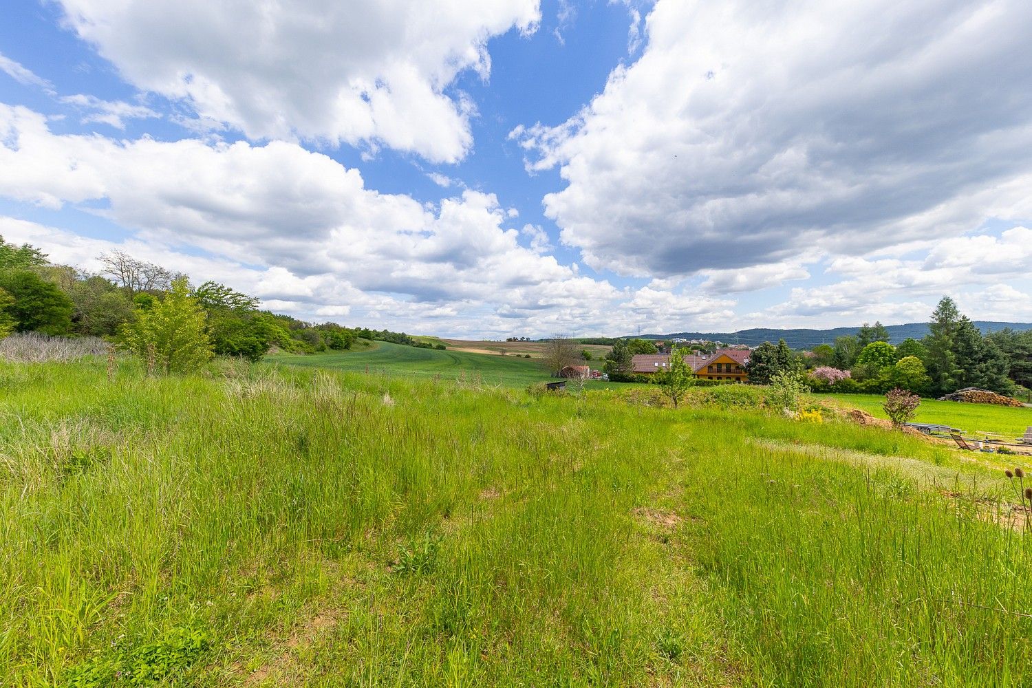 Pozemky pro bydlení, Veverské Knínice, okres Brno-venkov, Jihomoravský kraj - 1