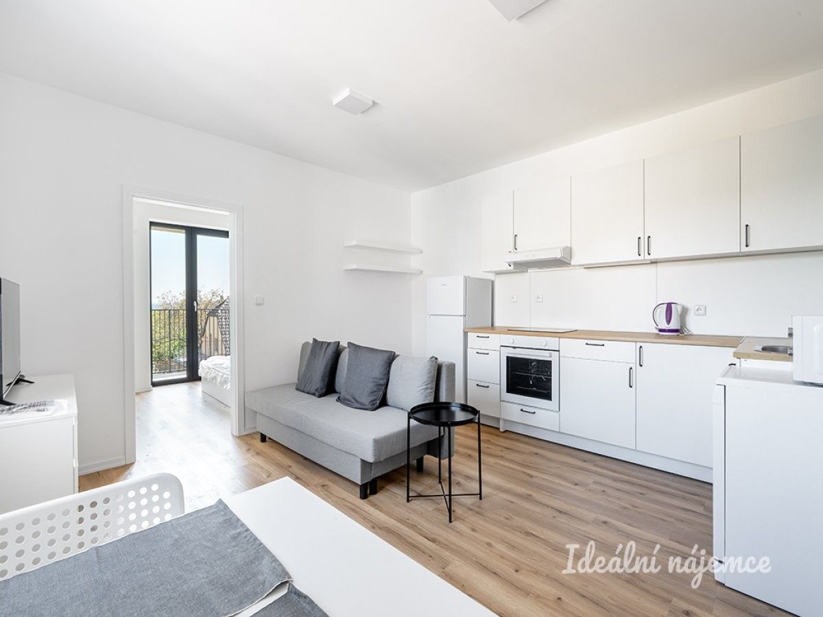 2+kk, Jordánská, Praha, 42 m²