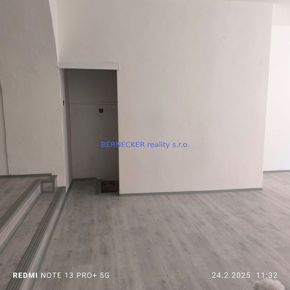 Obchodní prostory · 85 m² · Švehlova, Hradec Králové - 4