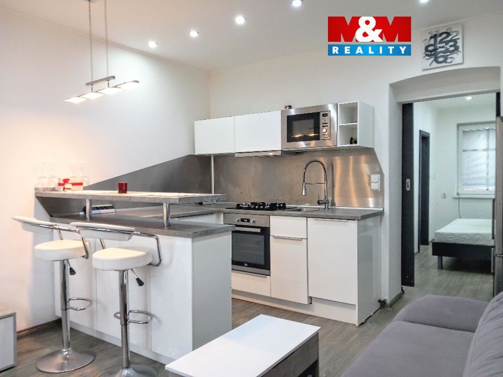 1+1, 1. máje, Karlovy Vary, 28 m²