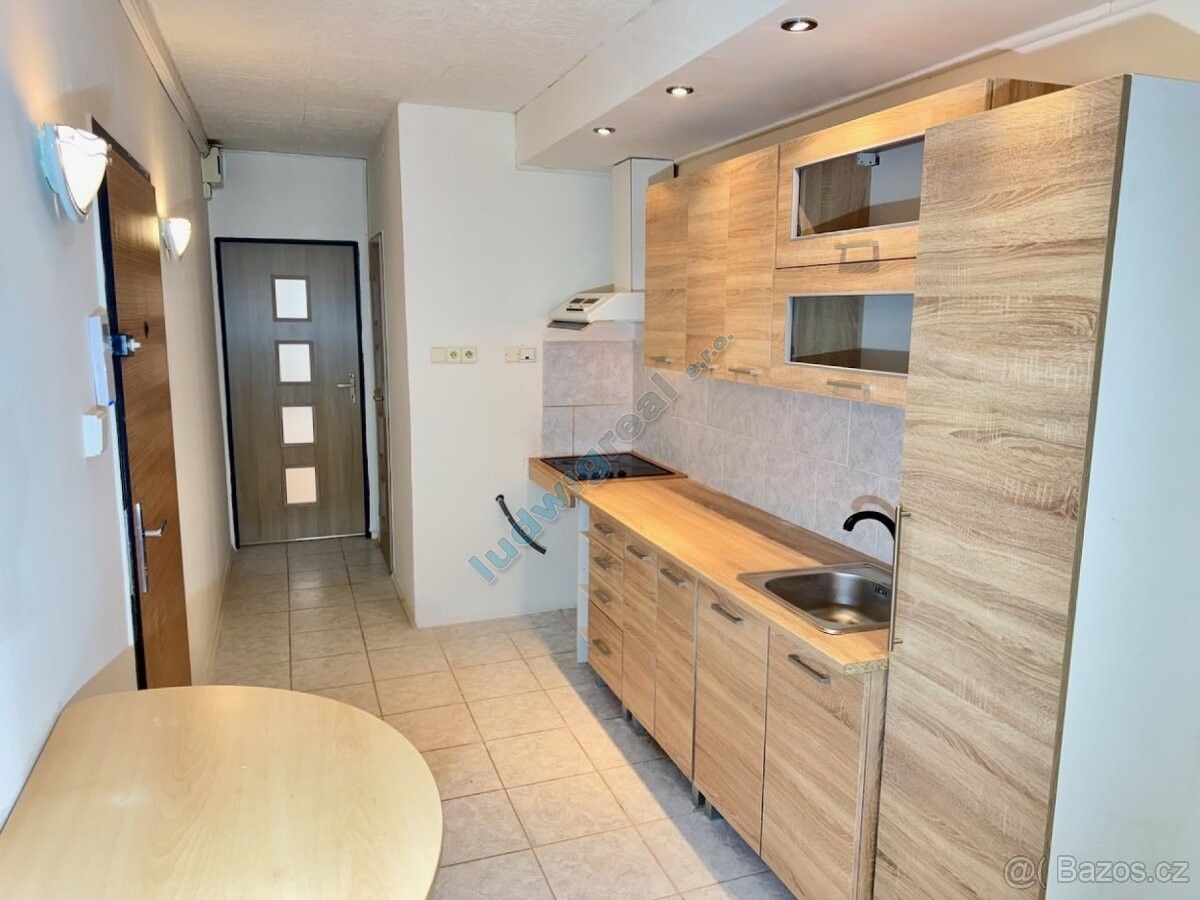 Pronájem byt - Praha, 181 00