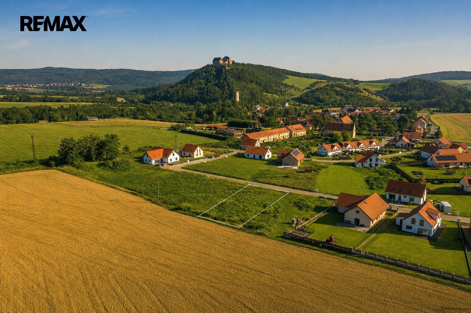 Pozemky pro bydlení, Točník, okres Beroun, Středočeský kraj - 1