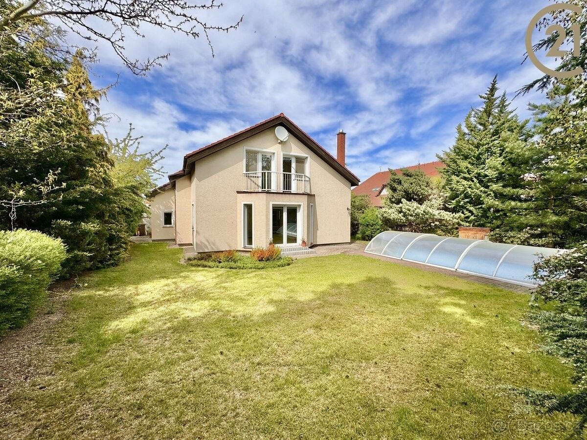 Prodej dům - Průhonice, 252 43, 271 m²