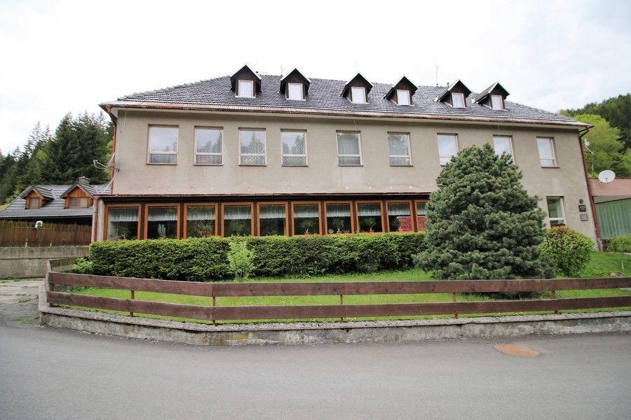 Ubytovací zařízení, Hutisko Solanec, 1 142 m²