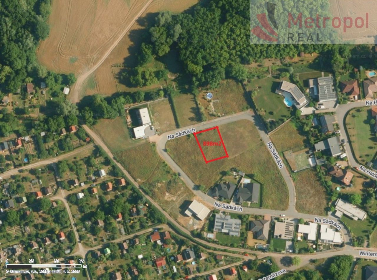 Pozemek pro bydlení, 898 m²