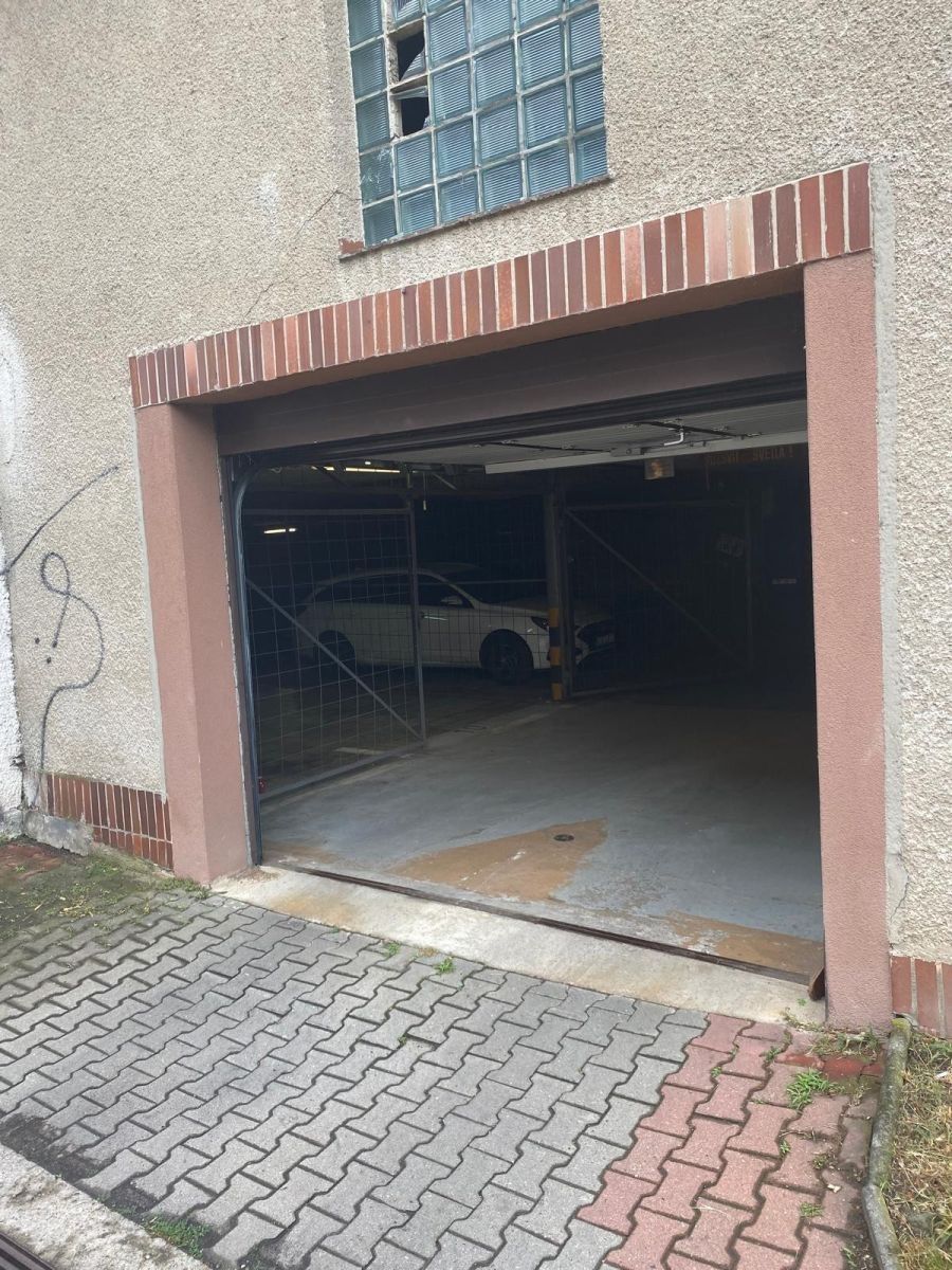 Garáže, Praha - Strašnice, 16 m² - 2