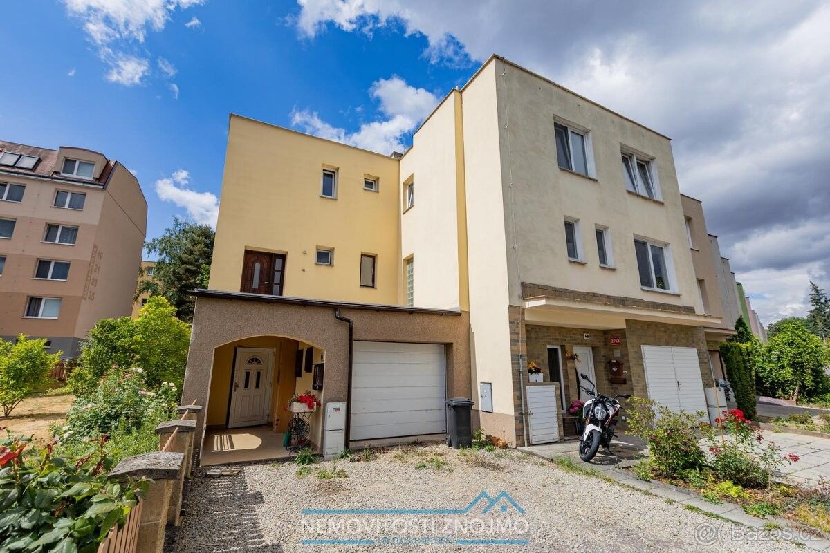 Rodinné domy, Znojmo, 669 02 - 1