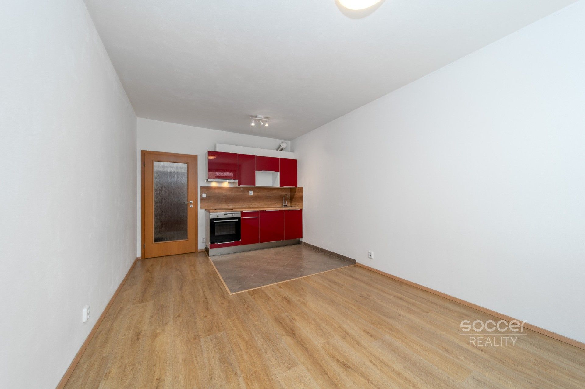 1+kk, Hornoměcholupská, Praha, 26 m²