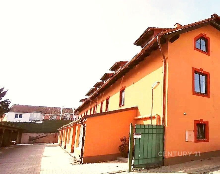 Prodej byt 1+kk - Nupaky, 88 m²