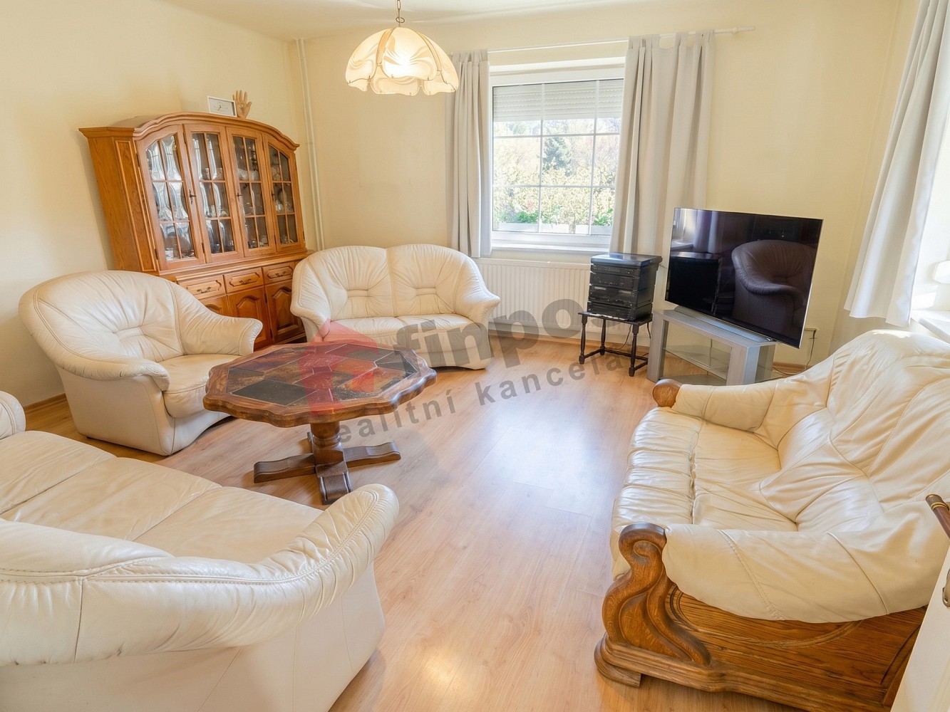 Prodej rodinný dům - Mírová, Týnec nad Sázavou, okres Benešov, 300 m² - 5