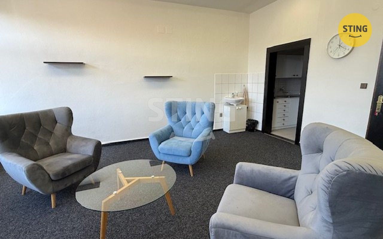 Kanceláře, Zámecké nám., Frýdek-Místek, 30 m² - 2