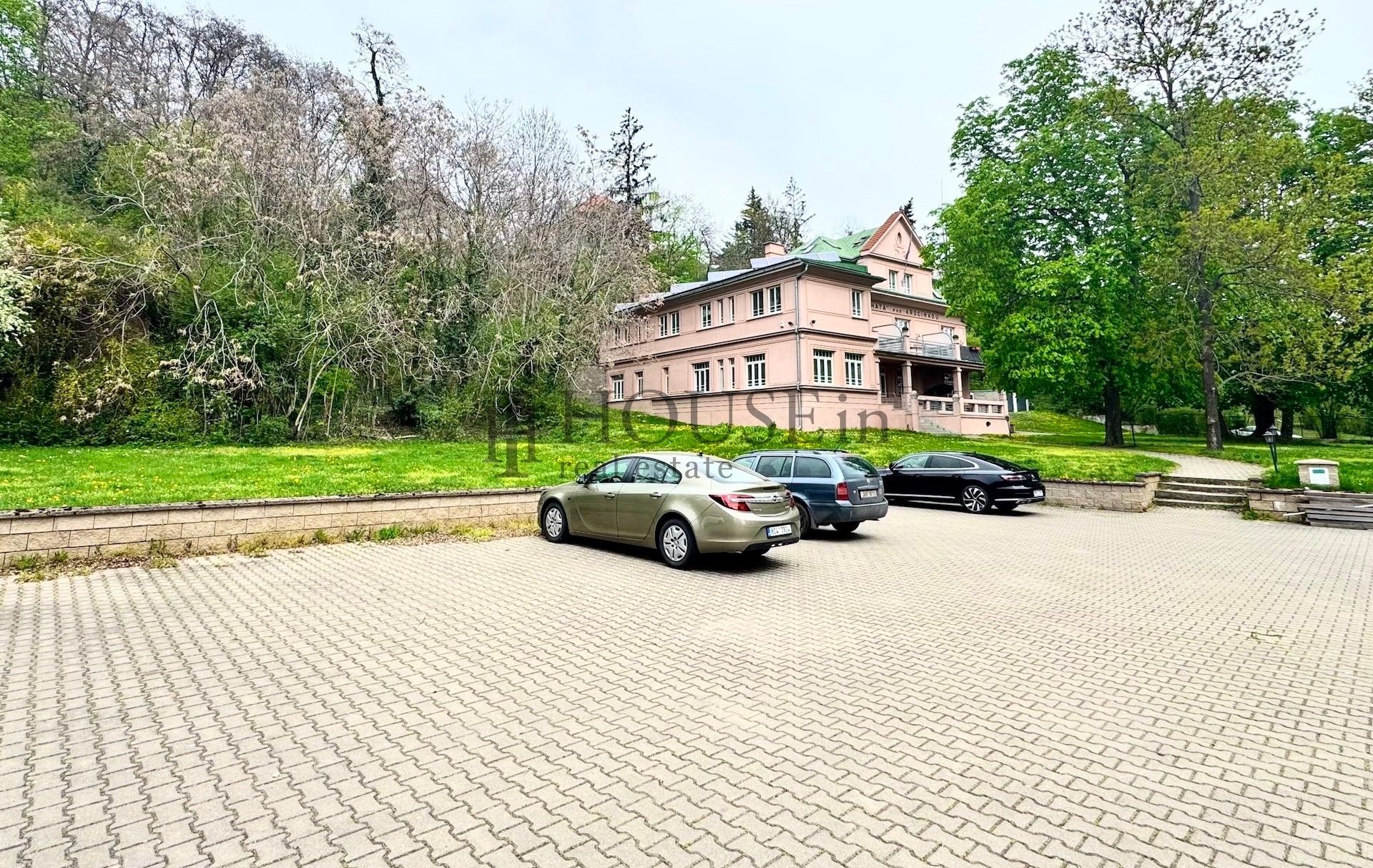 Garáže, Jandova, Praha, 12 m²