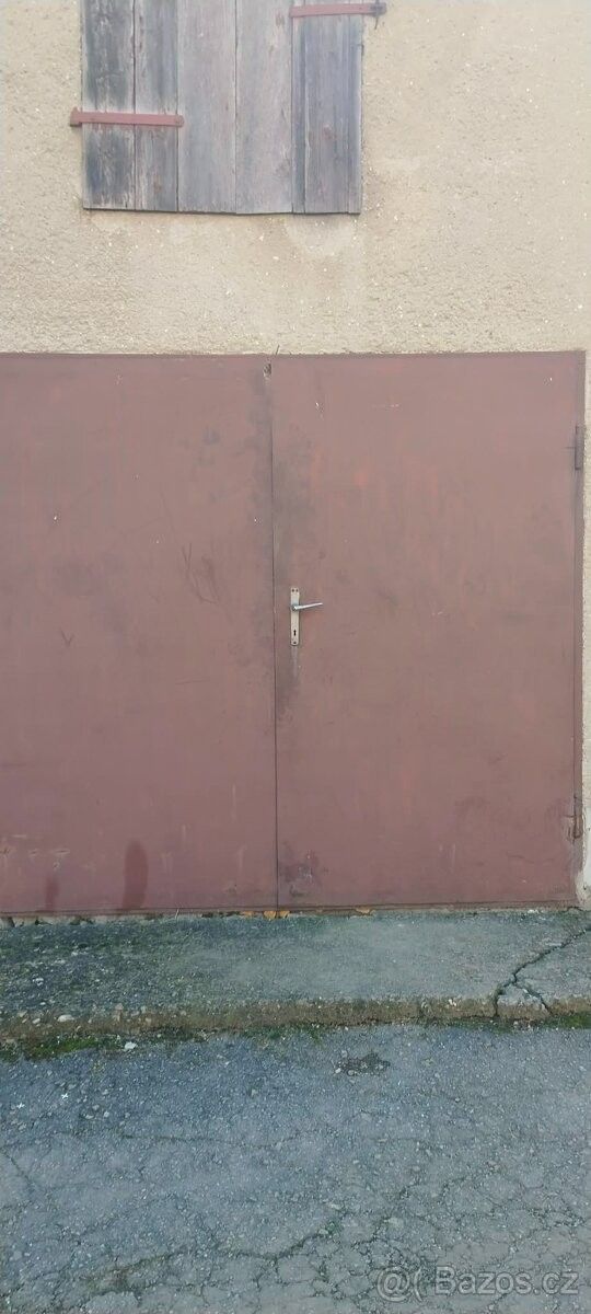 Garáže, Hustopeče u Brna, 693 01