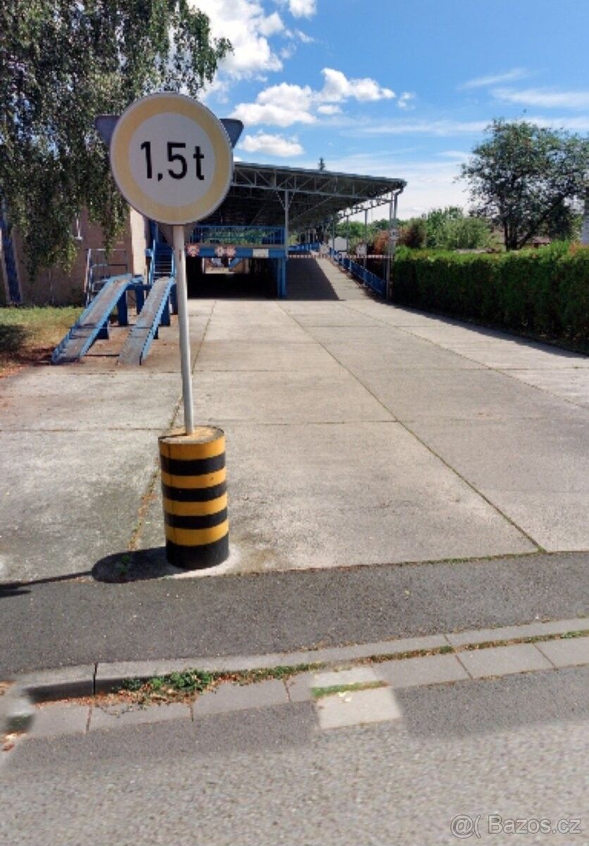 Garáže, Ostrava, 719 00