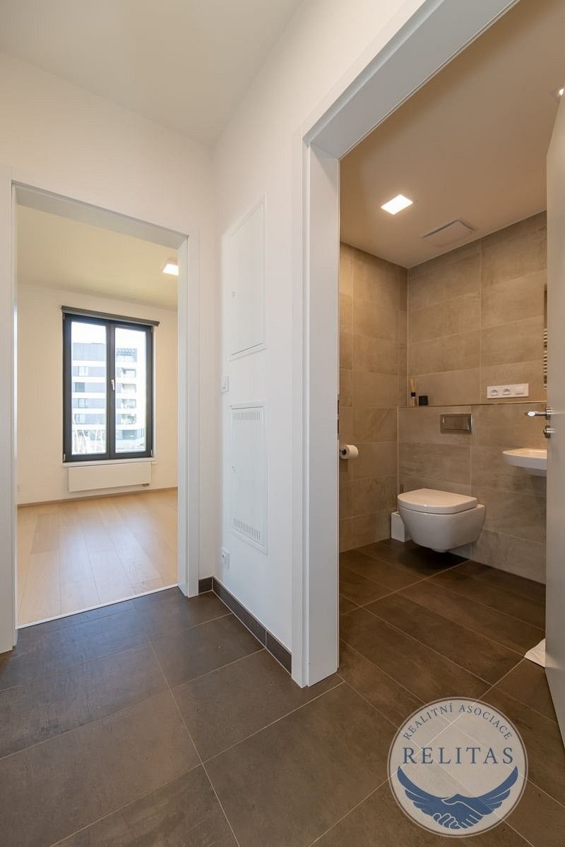 Pronájem byt 1+kk - Kačírkova, Praha, 37 m² - 5