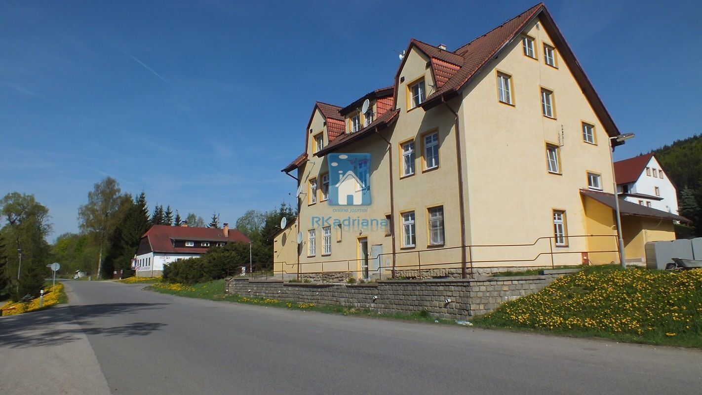 Ubytovací zařízení, 881 m²