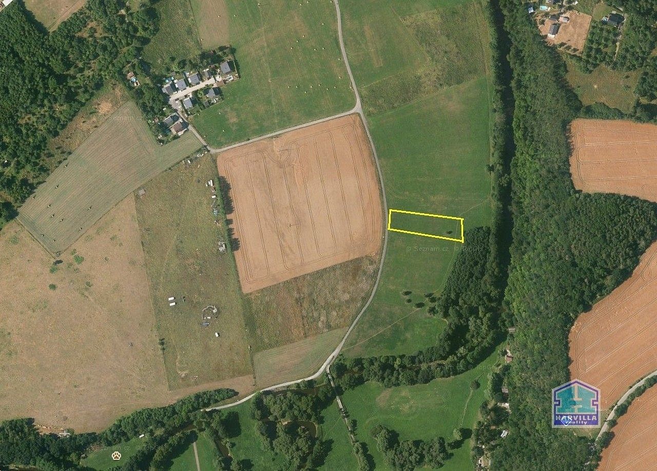 Louka, 2 000 m²