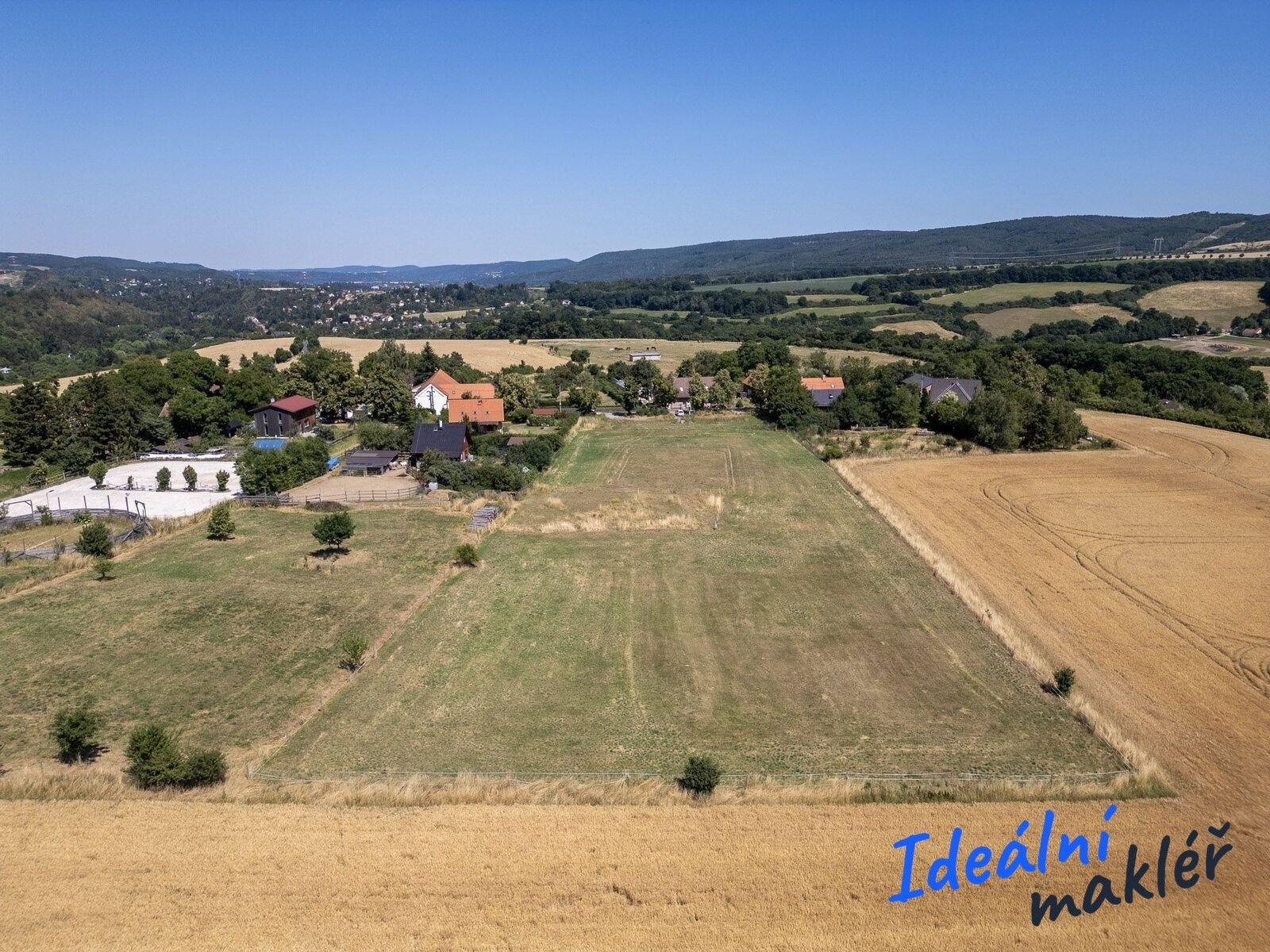 Pozemek pro bydlení, 1 593 m²