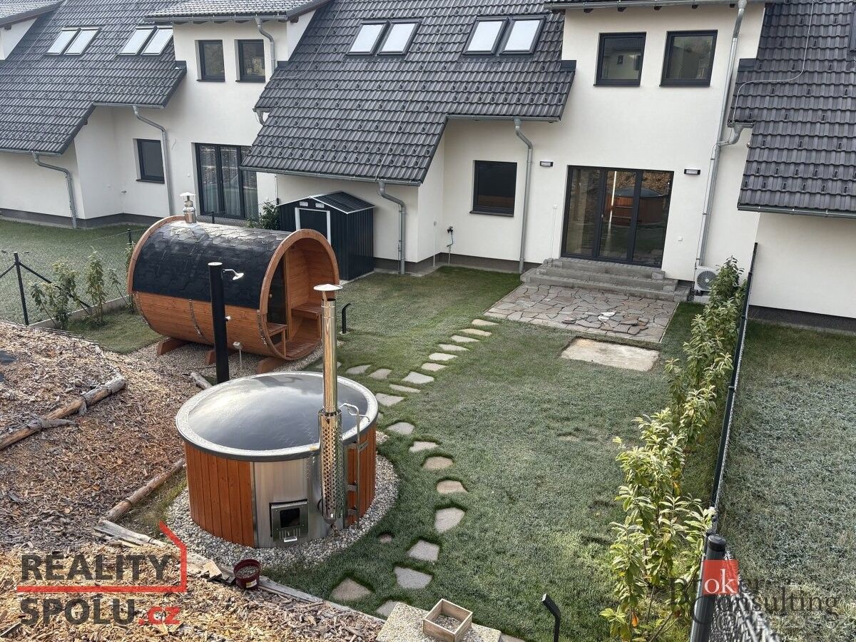 Byty, Strážný, 384 43