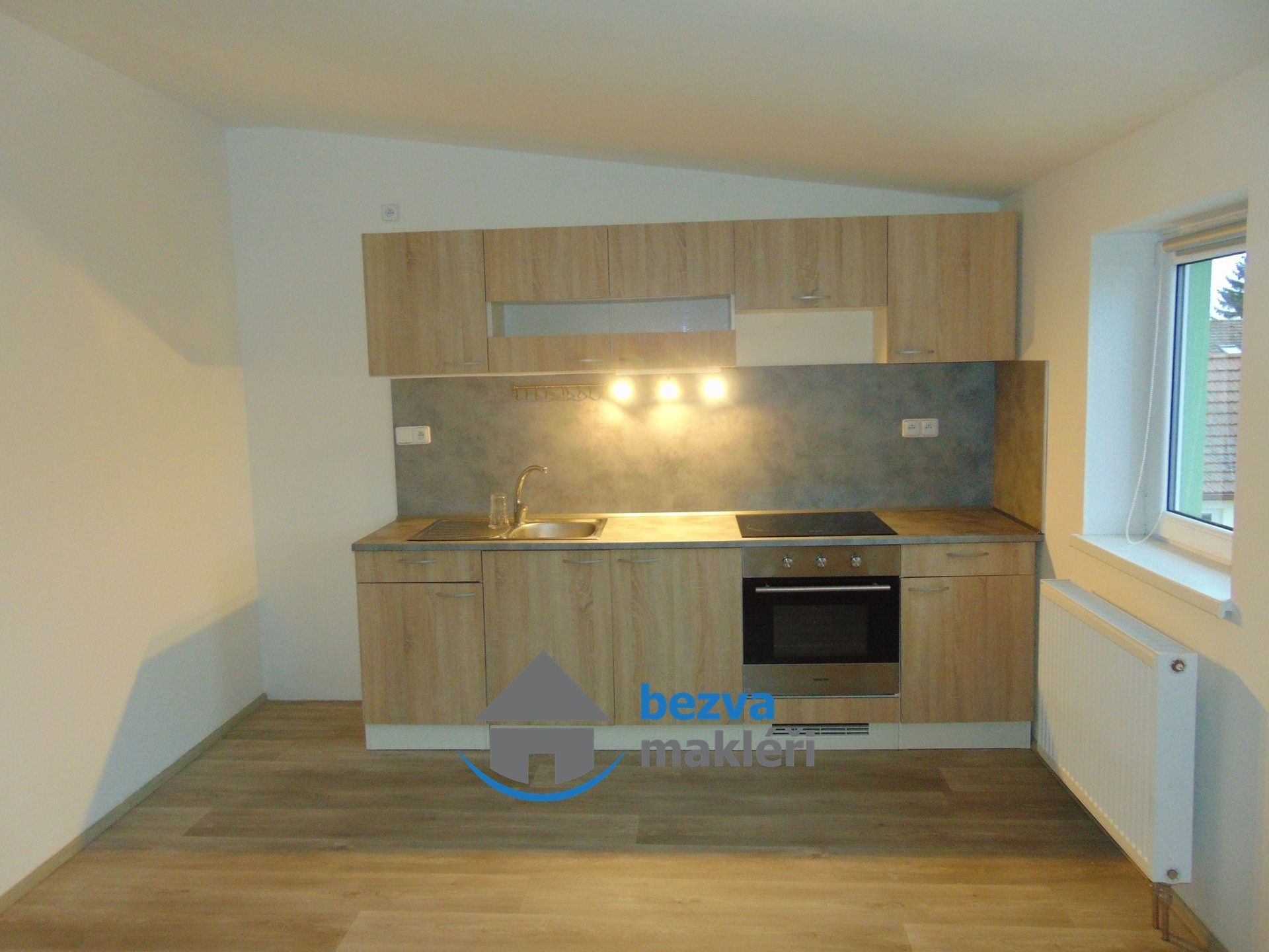 Pronájem byt 2+kk - Jana Palacha, Pardubice, 69 m²