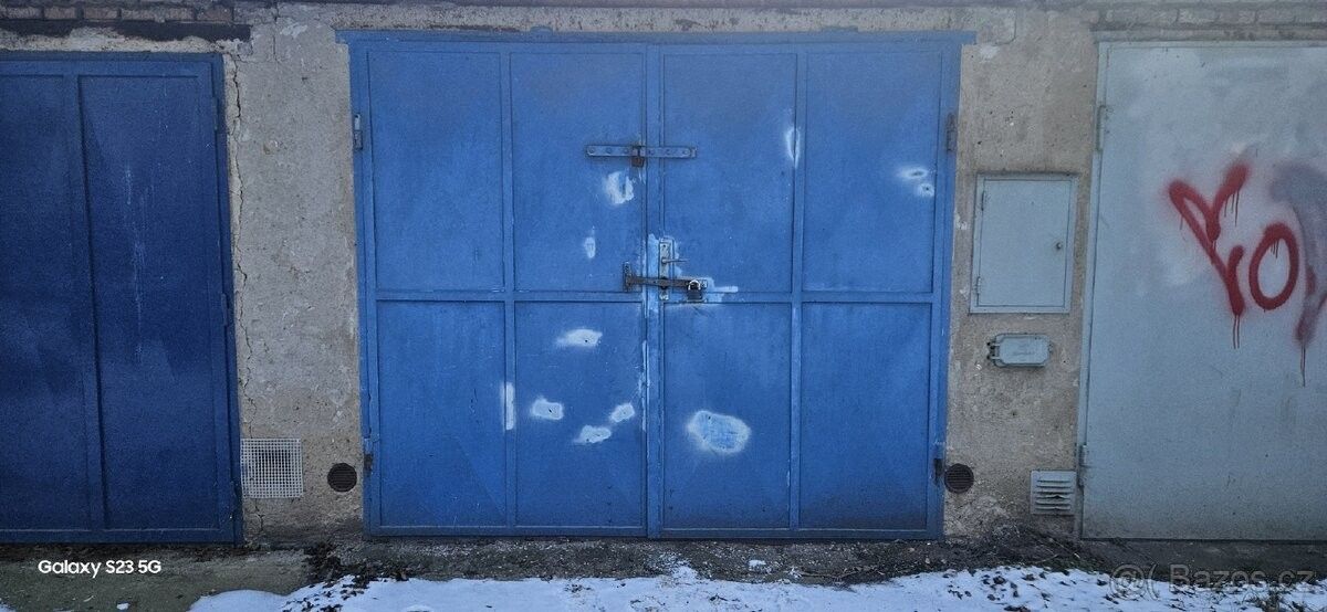 Garáže, Prostějov, 798 11