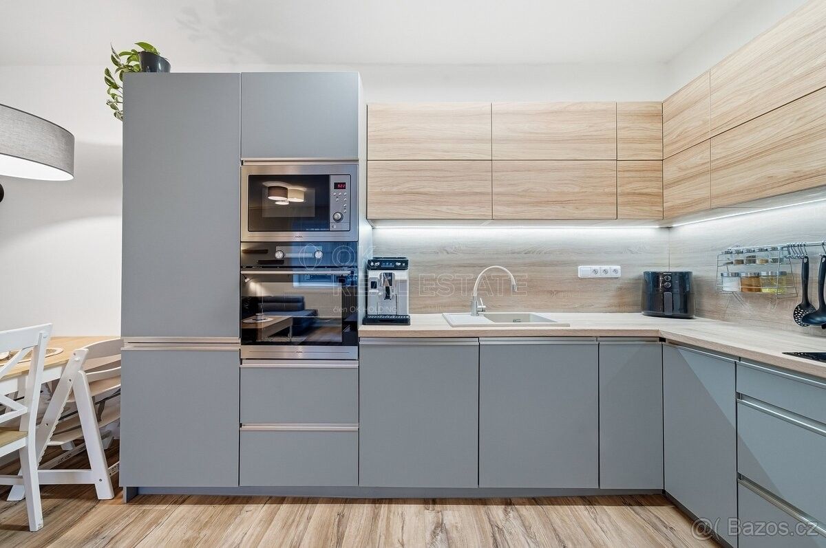 Prodej byt - Paseka u Šternberka, 783 97